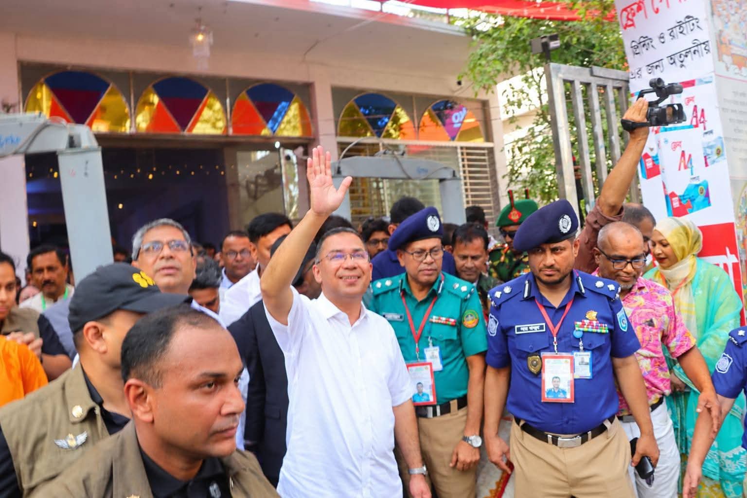 প্রধানমন্ত্রীর পূজামণ্ডপ পরিদর্শন: সার্বিক নিরাপত্তায় সতর্ক অবস্থানে রংপুর মেট্রোপলিটন পুলিশ