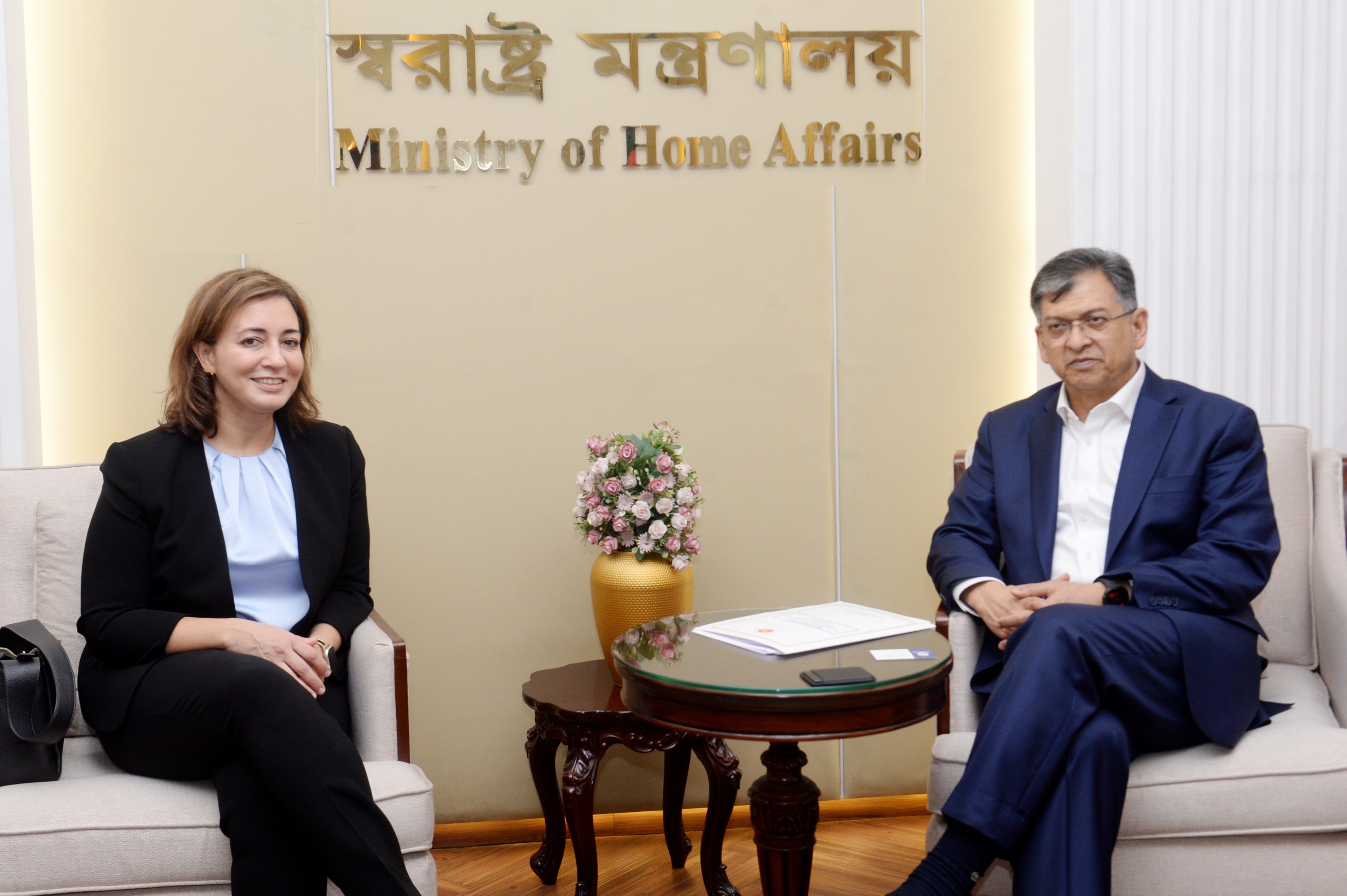 স্বরাষ্ট্রমন্ত্রীর সঙ্গে উইনরক ইন্টারন্যাশনালের প্রেসিডেন্টের সৌজন্য সাক্ষাৎ